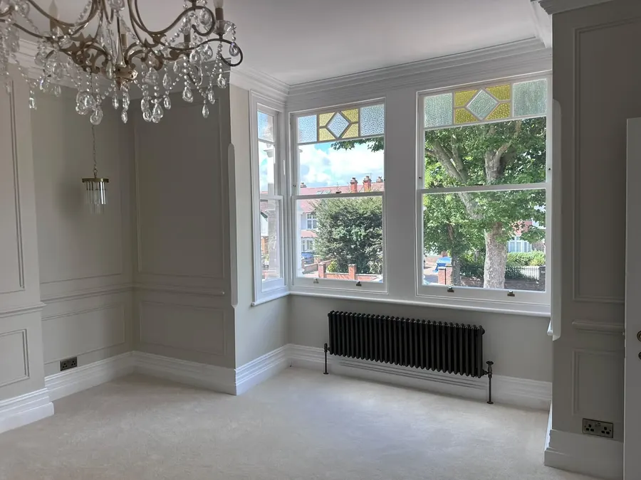 Decorative-glass bay sashes